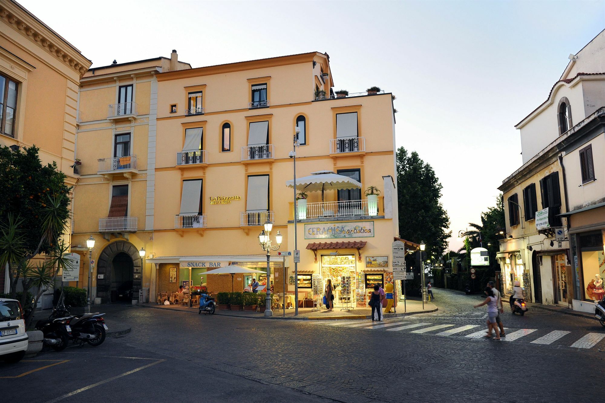 La Piazzetta Guest House Sorrento Exterior foto